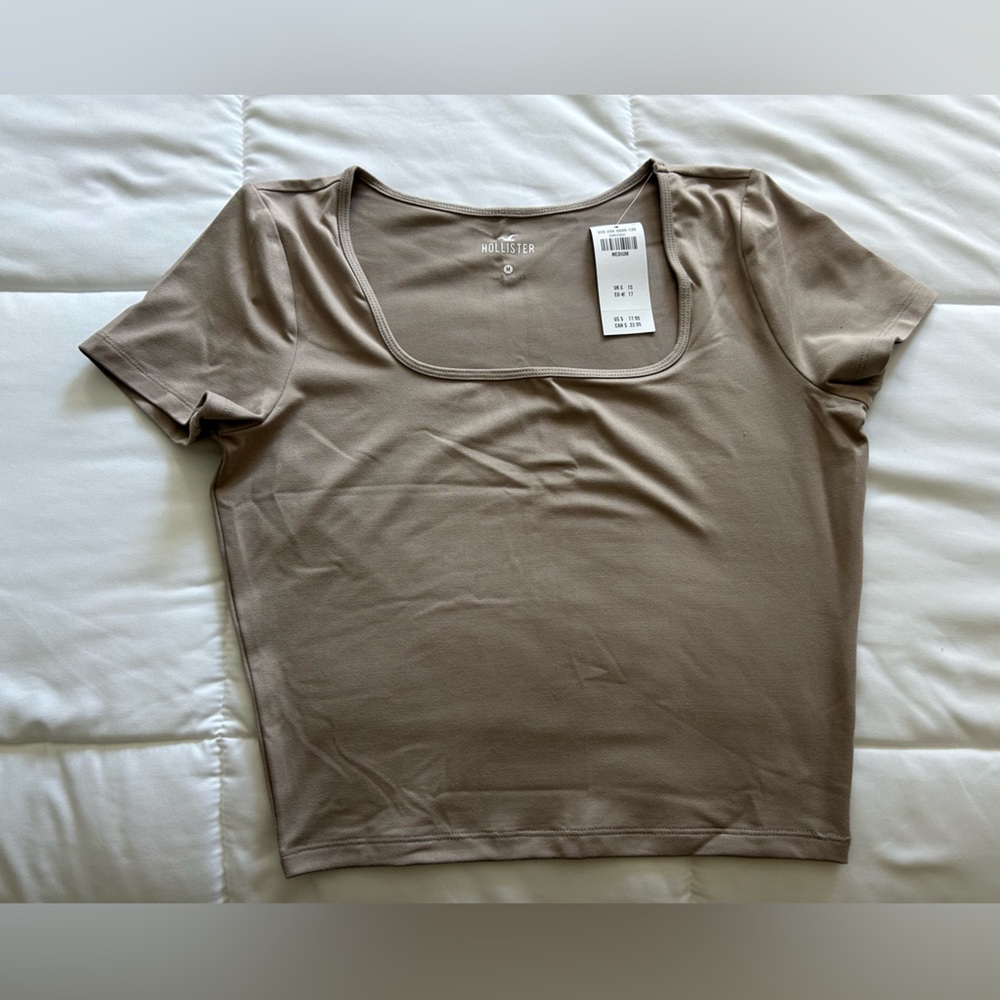 NWT Seamless fabric square-neck hollister baby tee